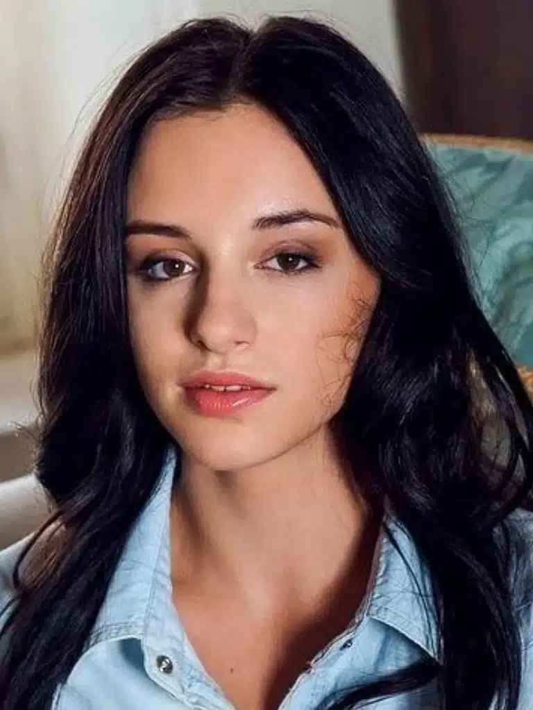 Sasha Sultana Biography: Wiki, Age, Career, Height, Weight, Boyfriend, Net Worth & More